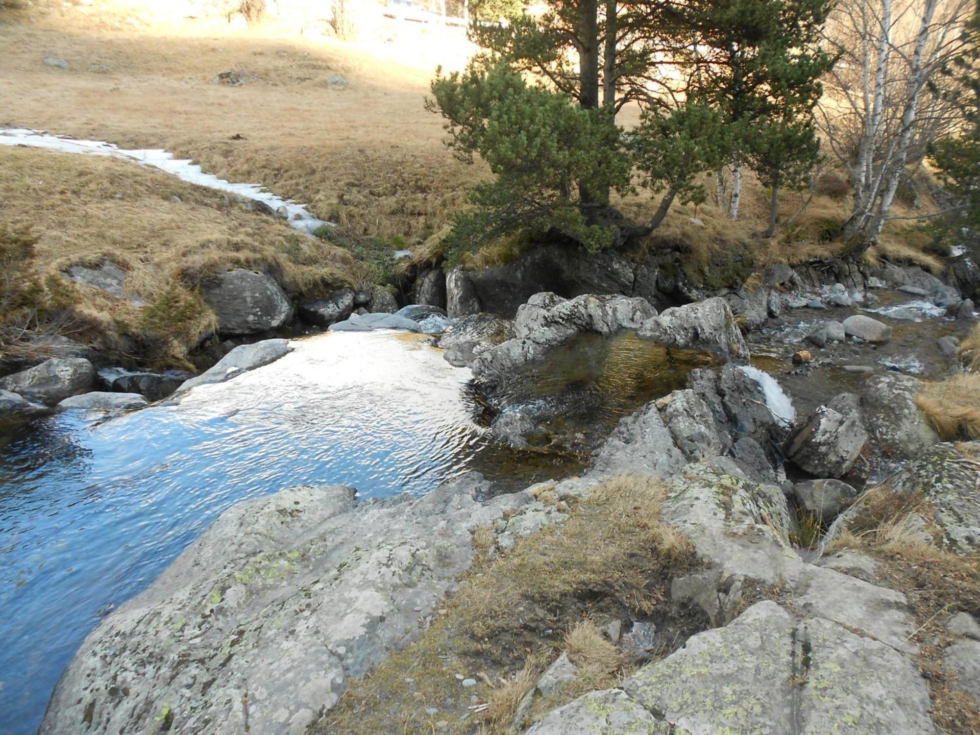 Aparthotel Rialb El Serrat Dış mekan fotoğraf