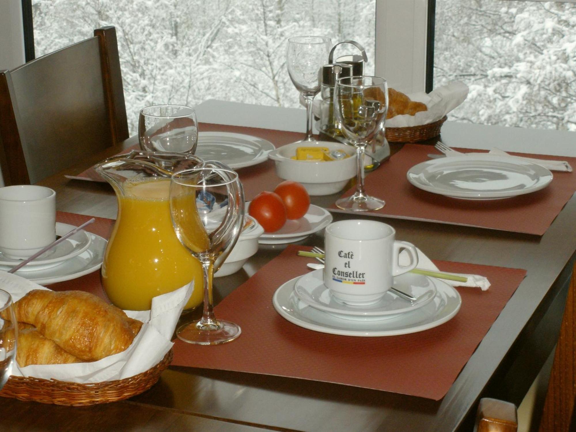 Aparthotel Rialb El Serrat Dış mekan fotoğraf