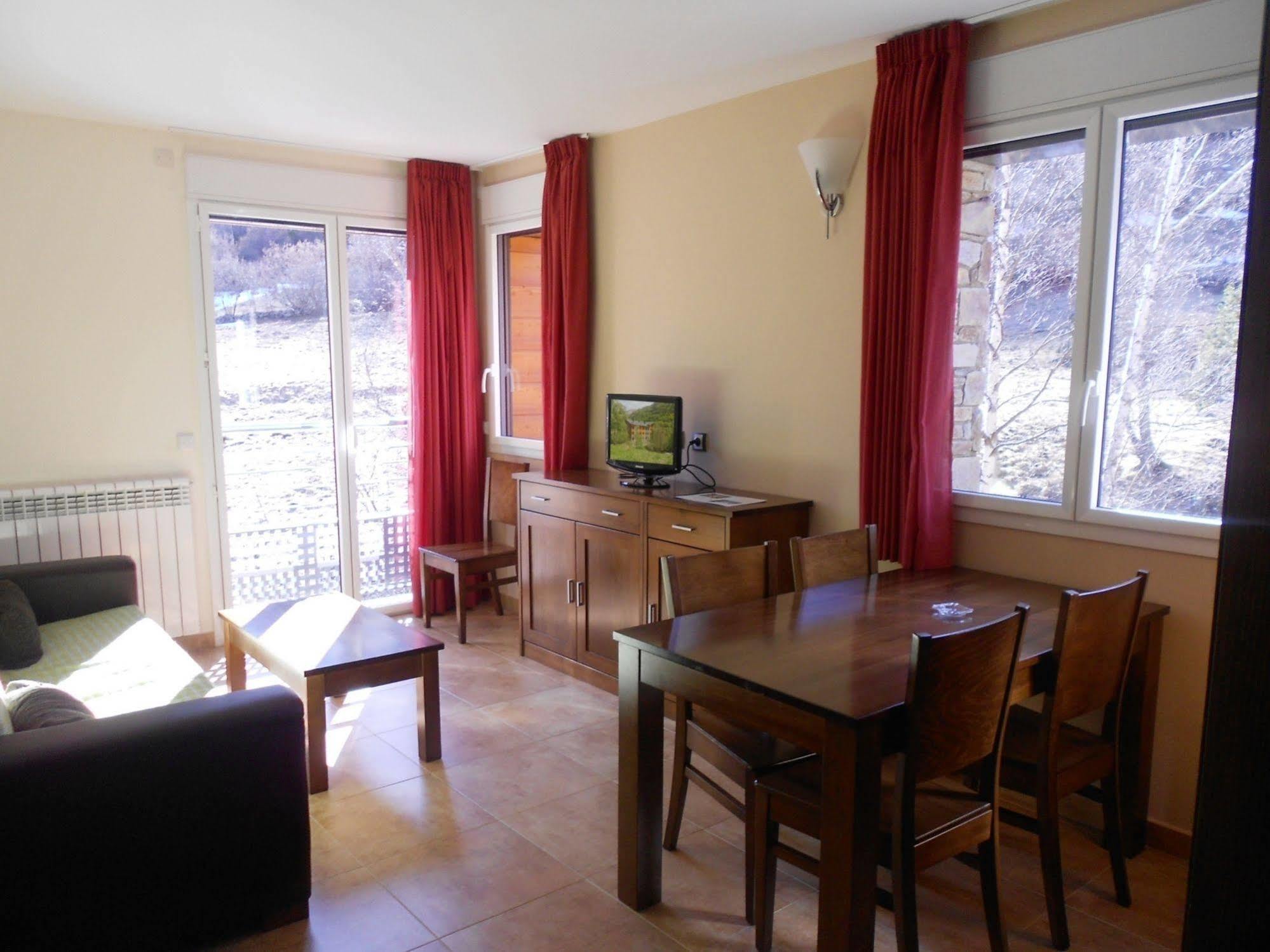 Aparthotel Rialb El Serrat Dış mekan fotoğraf