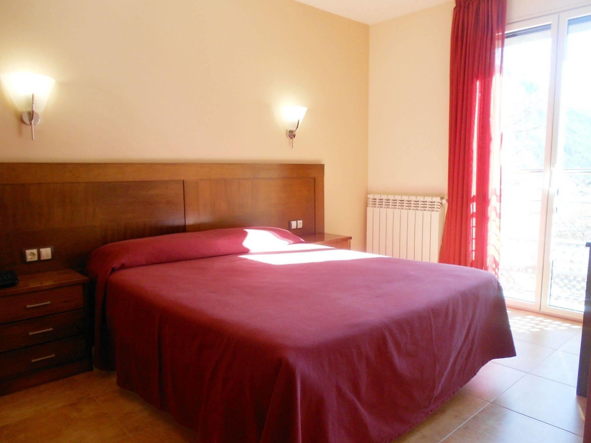 Aparthotel Rialb El Serrat Dış mekan fotoğraf