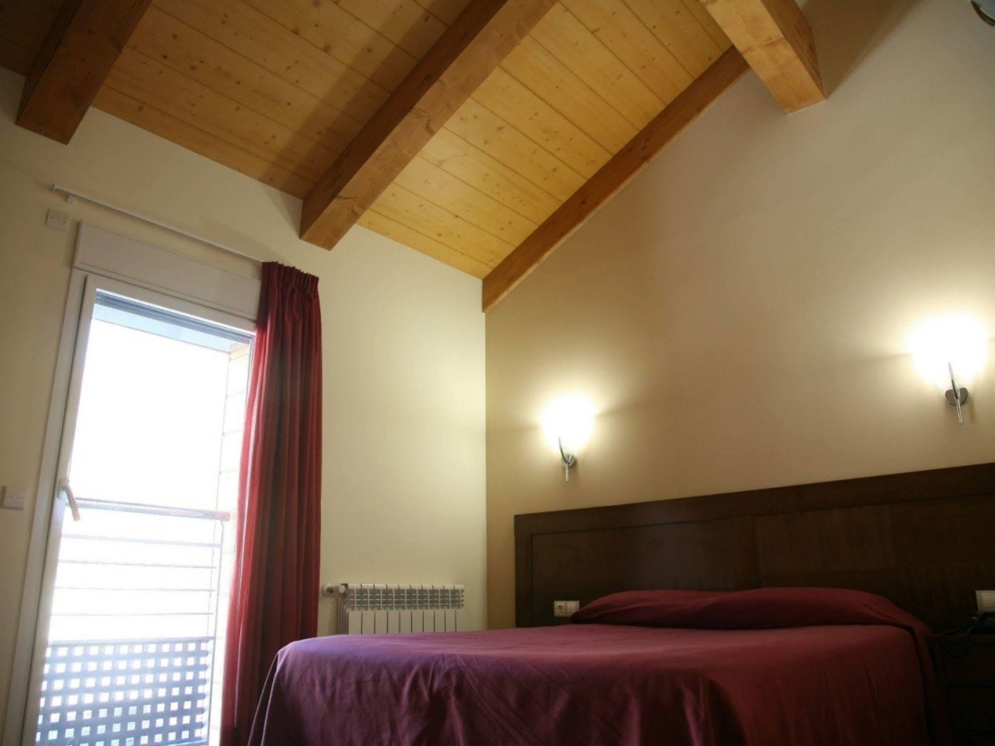 Aparthotel Rialb El Serrat Dış mekan fotoğraf